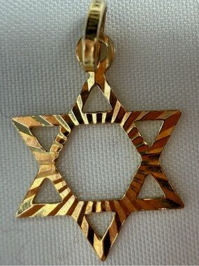 14K Gold Star of David Pendant | Made in Italy/Fine Jewelry Charm